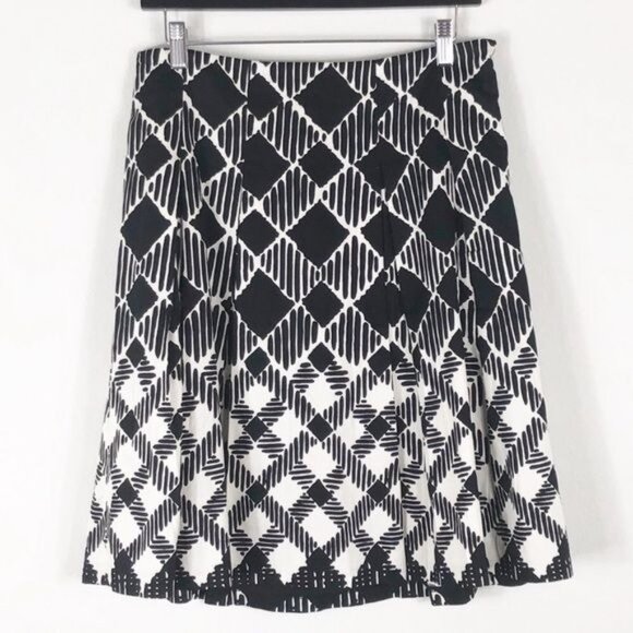 Talbots Black & White Geometric Pleated Lined Skirt Size 4 NWT - Picture 2 of 6
